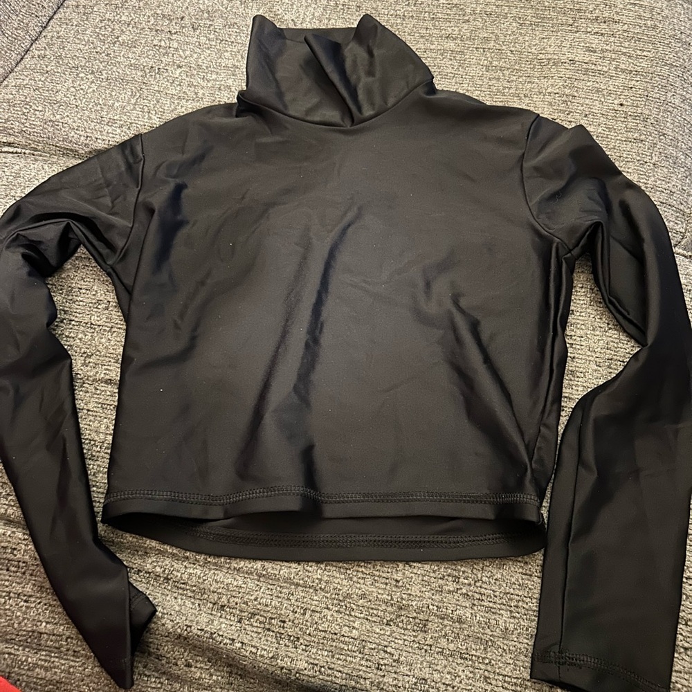Salt Gypsy Black Long Sleeve Crop Rash Guard - Picture 3 of 5